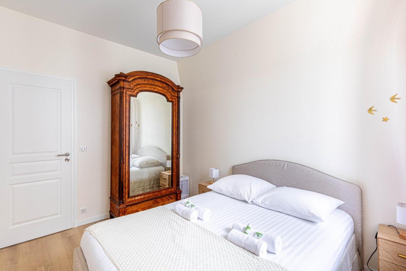 Апартаменты Guestready - Apt Moderne - Direct Champs Elysees Клиши Экстерьер фото